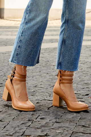 Casilda | Sleek Sandals with Ankle Strap and Chunky Heel