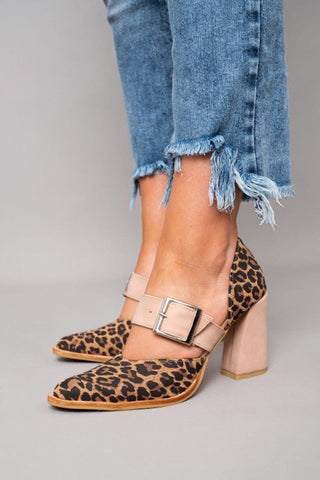 Selveta | Suede Sandalen met Leoprint en Stevige Hak