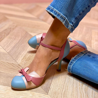 Bellarosa | Kleurrijke sandalen met knoop en band, ronde neus